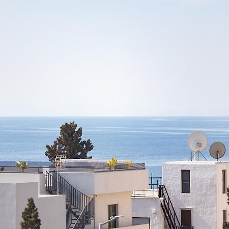 Luxurious 3-Bedroom Seaside Retreat Fully Renovated In 2025 Athens Exterior photo