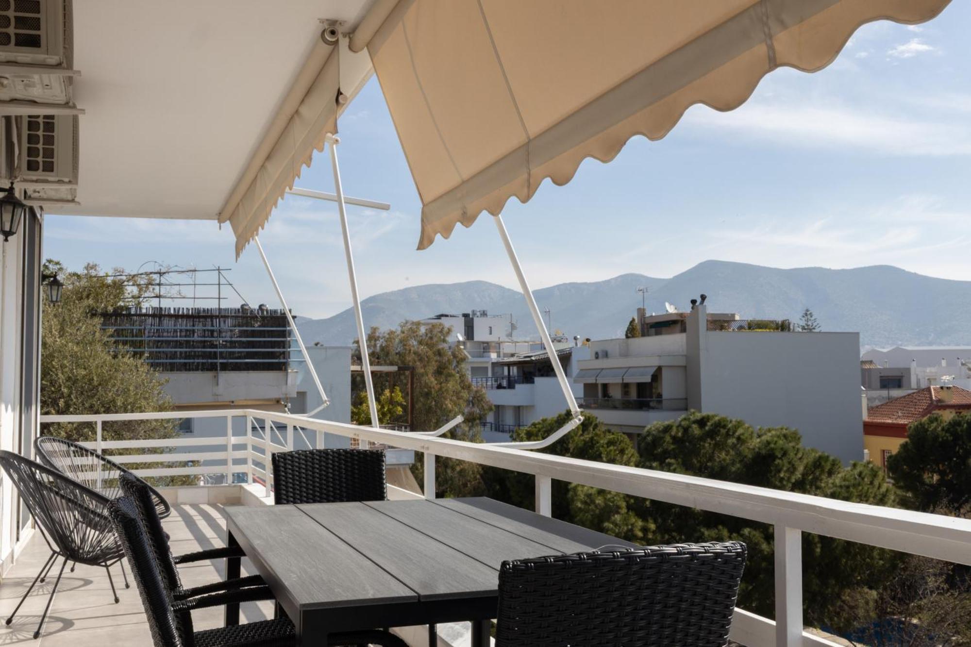 Luxurious 3-Bedroom Seaside Retreat Fully Renovated In 2025 Athens Exterior photo
