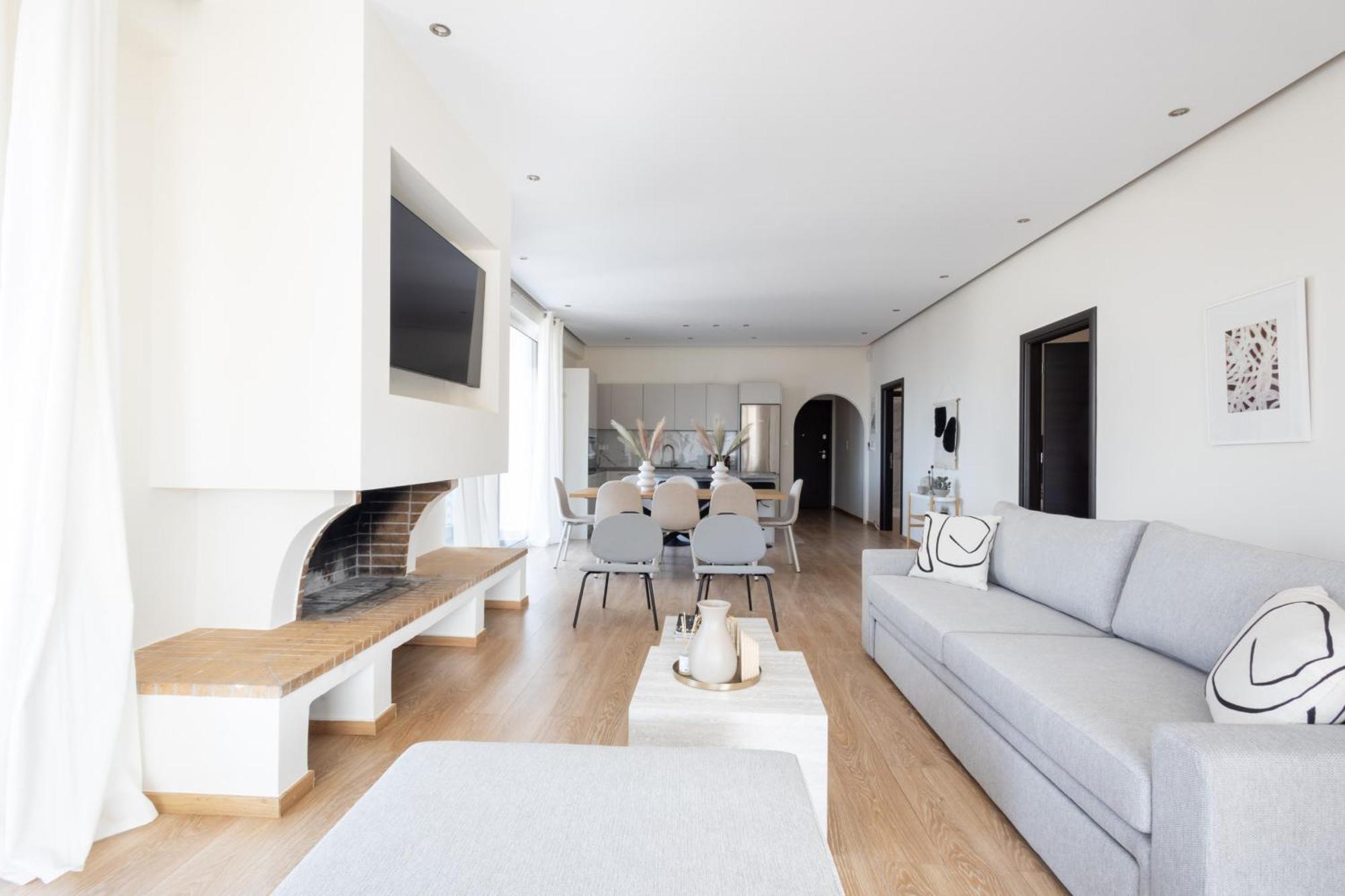 Luxurious 3-Bedroom Seaside Retreat Fully Renovated In 2025 Athens Exterior photo