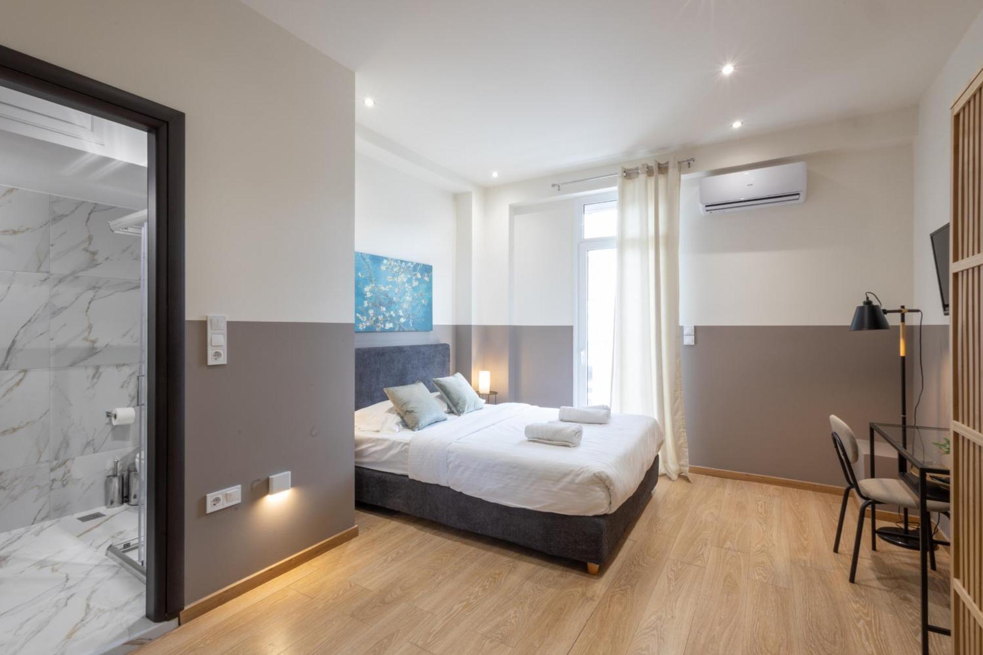 Luxurious 3-Bedroom Seaside Retreat Fully Renovated In 2025 Athens Exterior photo